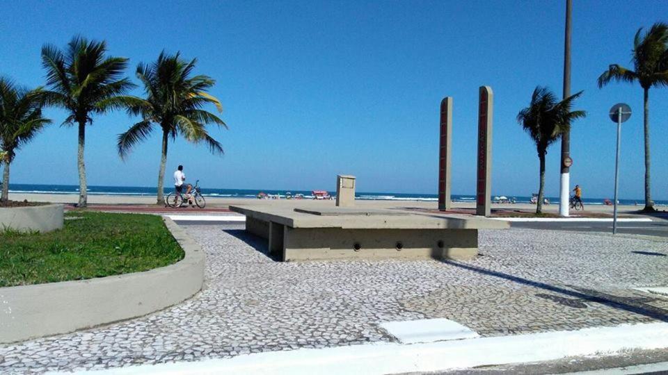 Apartamento Novo / 2 Vagas De Garagem / Wi-fi Praia Grande (Santos)